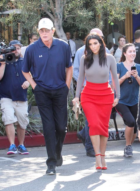 Kim Kardashian and Bruce Jenner in a car park