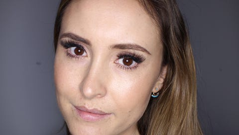 Eine Meisterklasse für falsche Wimpern