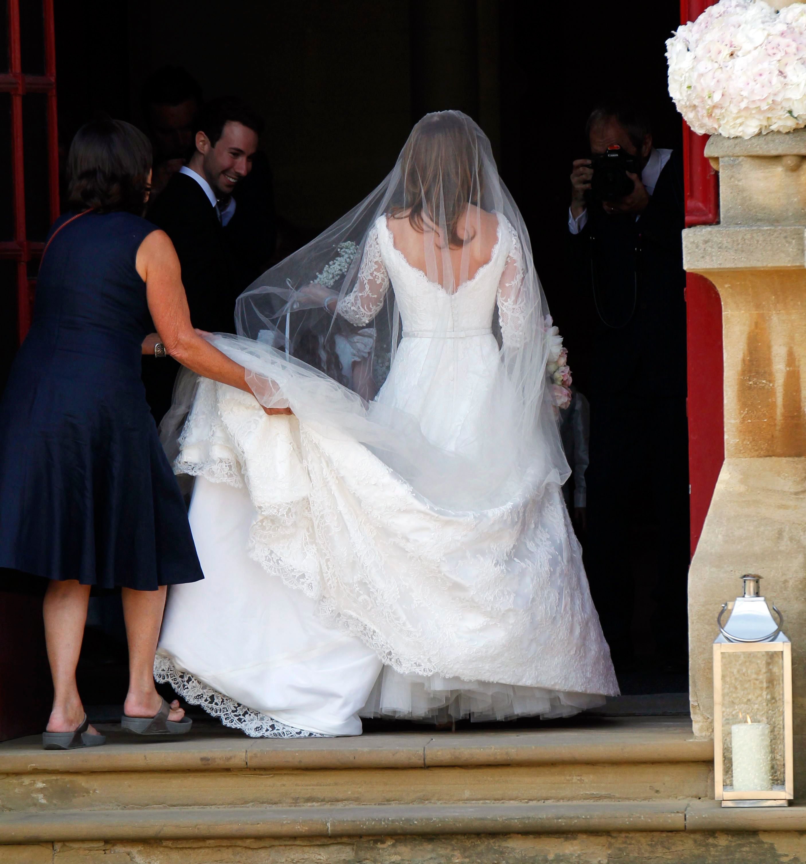 Geri Halliwell s wedding dress in photos