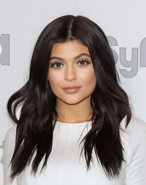 There are official Kylie Jenner makeup videos coming our way There are official Kylie Jenner makeup videos coming our way