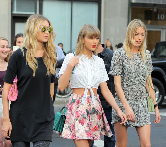Taylor Swift, Gigi Hadid and Martha Hunt walking around in New York