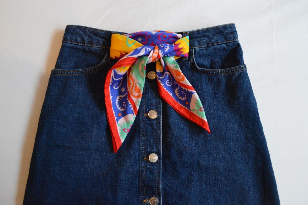 How to make your outfit more summer: use a brightly coloured scarf with denim