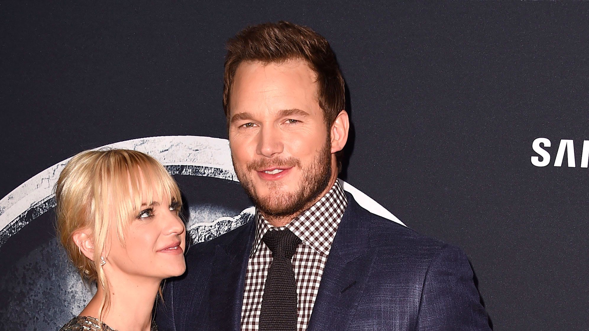 Chris Pratt and Anna Faris were all our relationship goals at the Jurassic World premiere