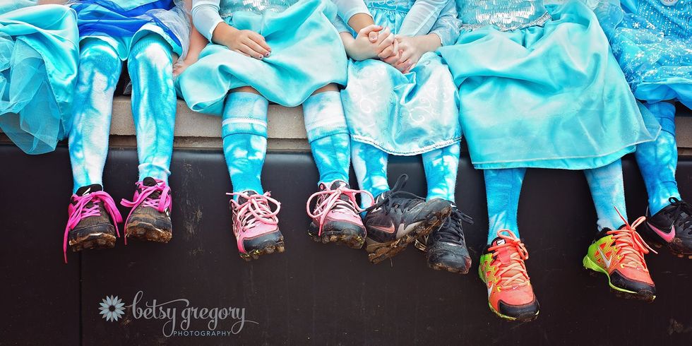 This Frozen-themed girls softball team has taken the internet by (snow)storm