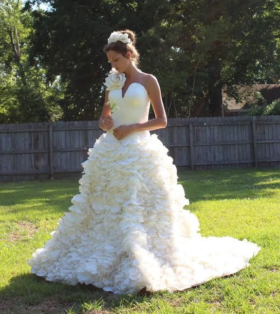 Toilet Paper Wedding Dresses: Mimoza