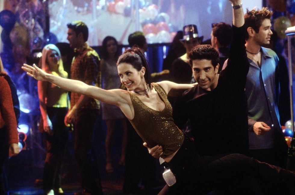 Ross and Monica doing 'the routine' in Friends