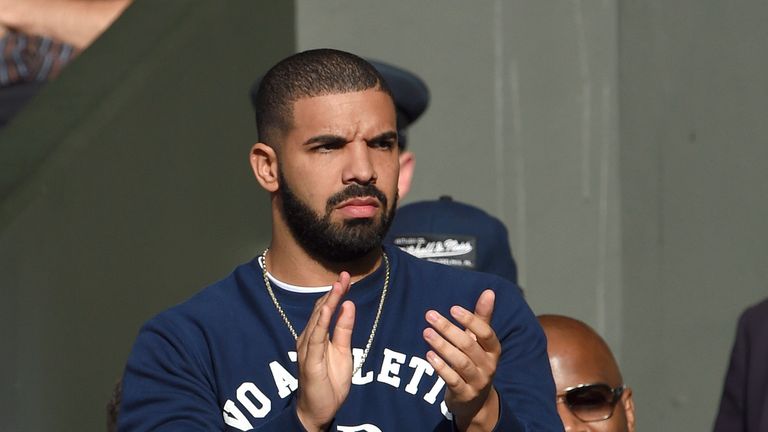 Drake doesn't understand clapping at Wimbledon 2015