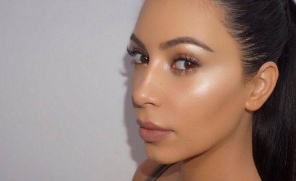 Kim Kardashian and her makeup artist shot a strobing tutorial