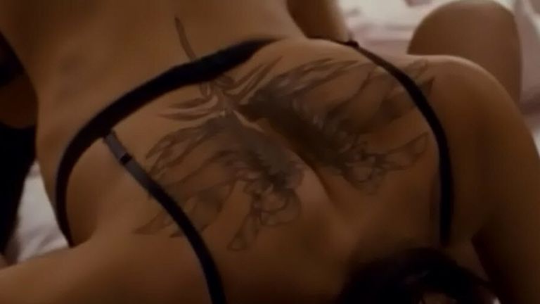 Mila Kunis back in black swan sex scene