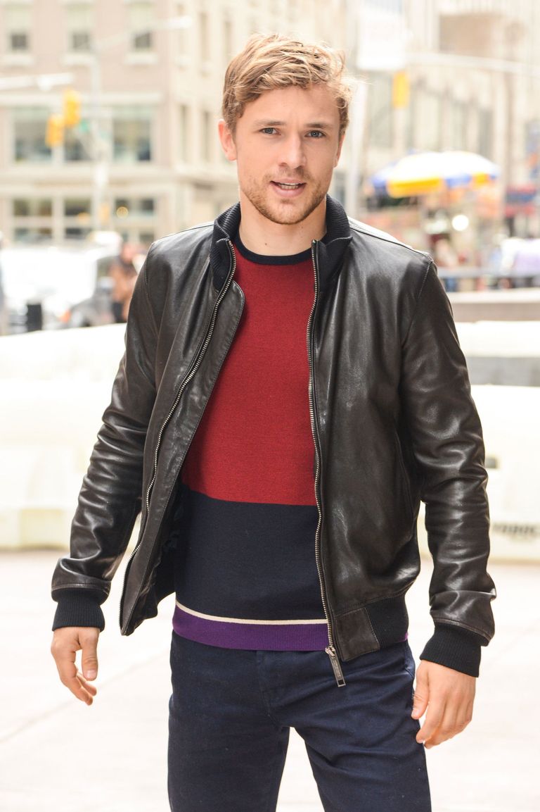 William Moseley- NARNIA- THE ROYALS- Gallery-1438611762-peter-lion-witch-wardrobe-will-moseley-3
