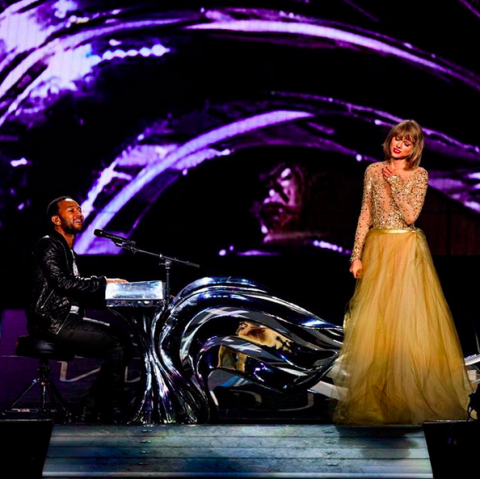 Taylor Swift and John Legend duet on her 1989 tour and it's BEAUTIFUL