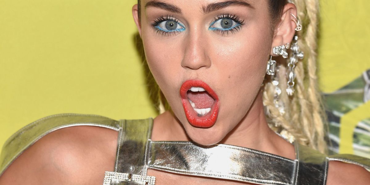 Miley Cyruss Vmas Dreadlocks Cause Controversy