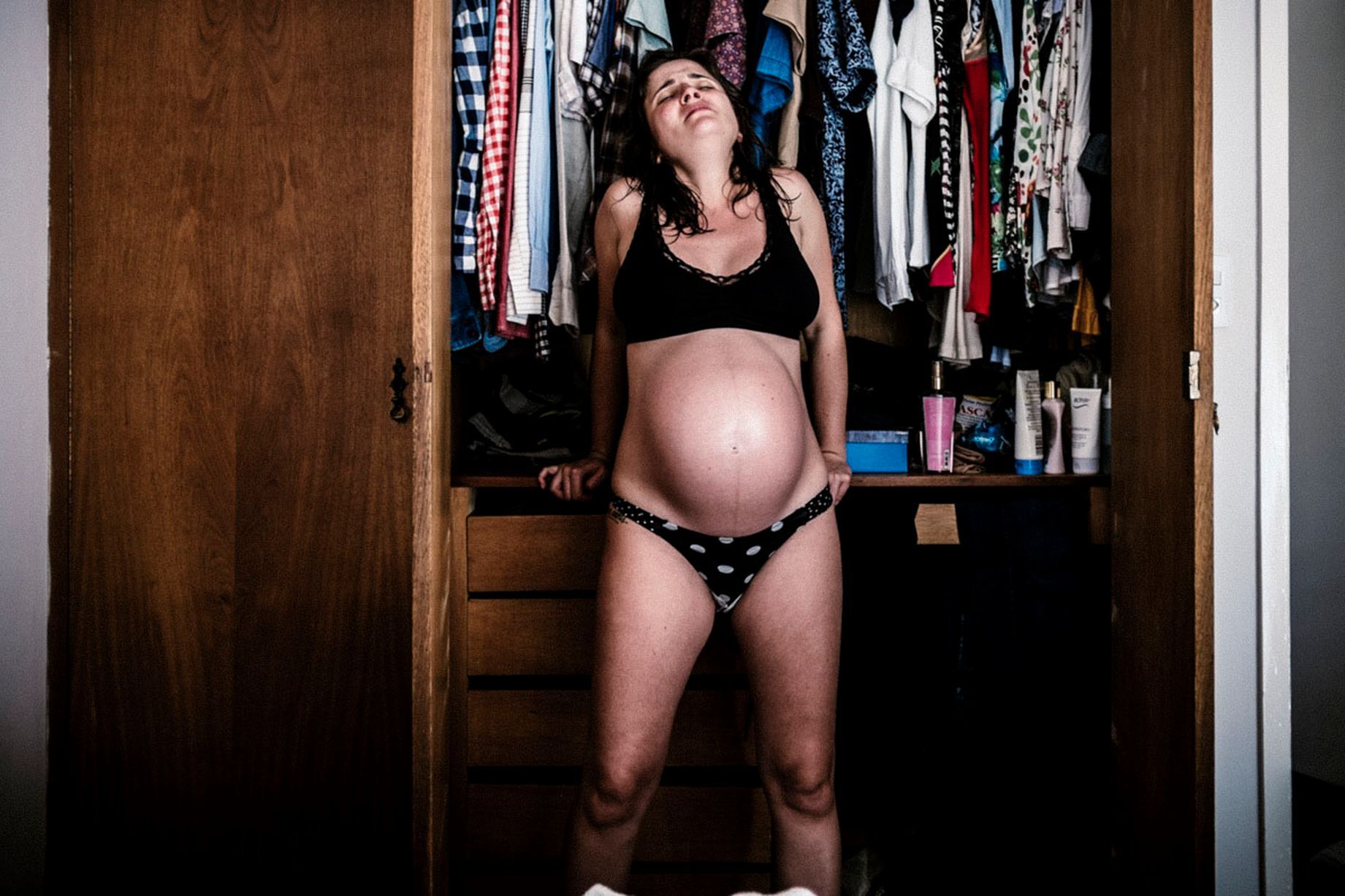 1841px x 1227px - Gustavo Gomes's photographs of his wife's home birth have gone viral