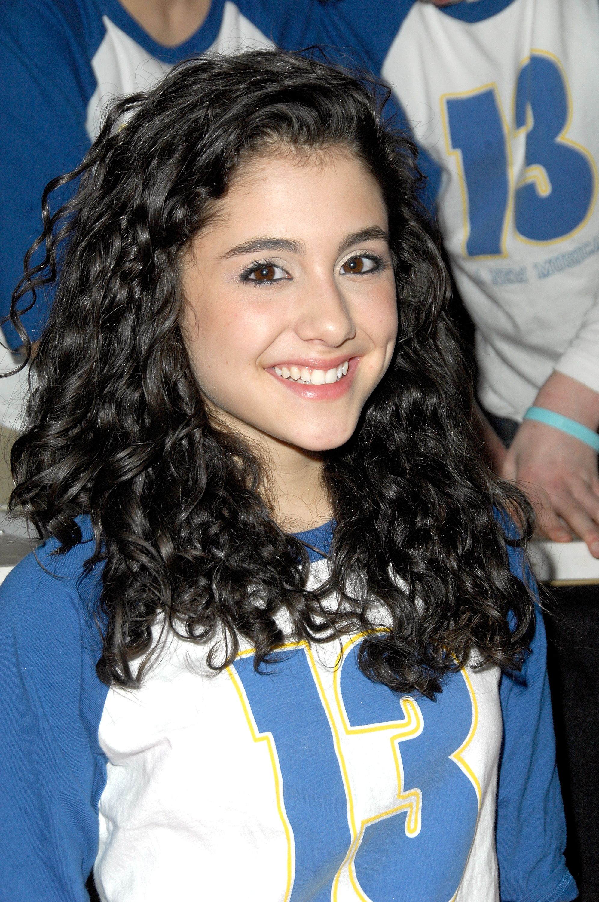 ariana grande natural hair