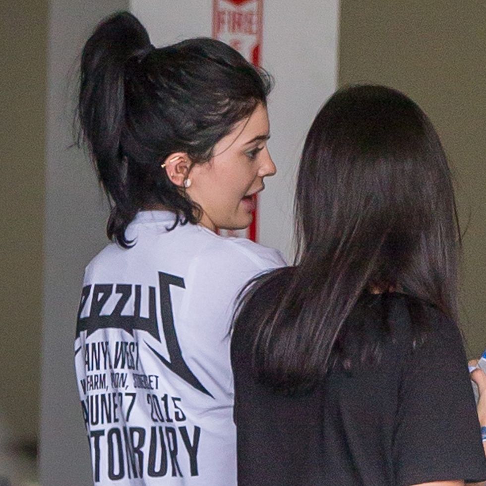 Kylie Jenner with no makeup looks like Kylie Jenner again