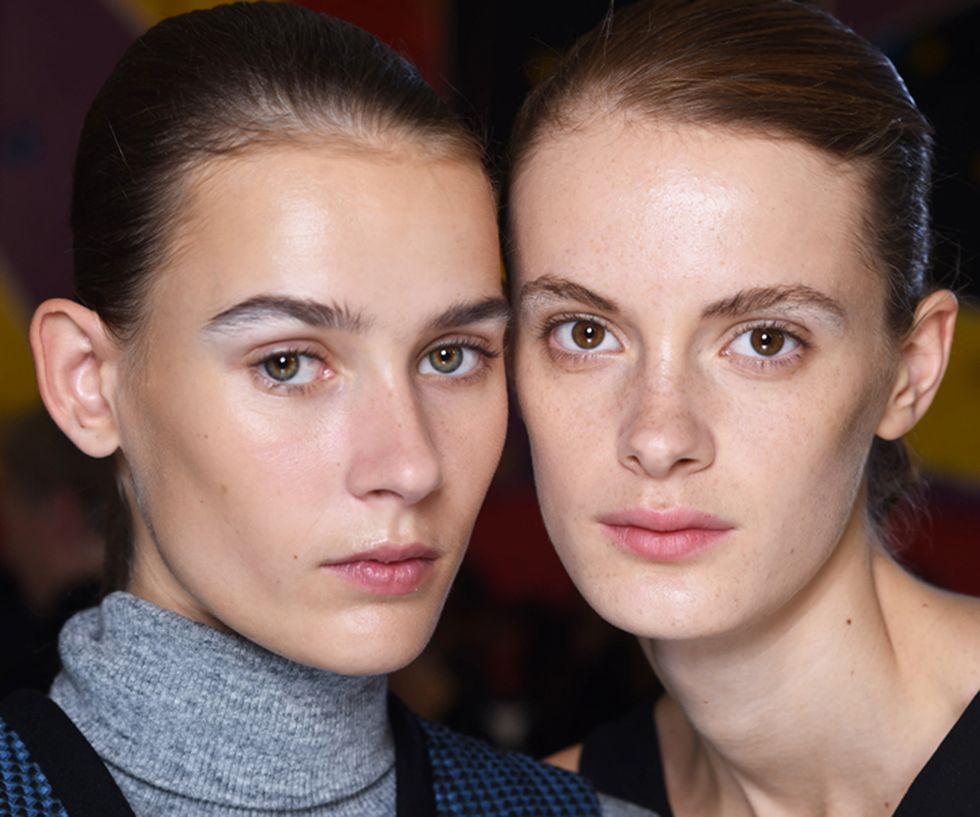 Are skinny brows back?