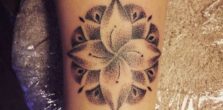 What are hand poked tattoos? A 'stick n poke' tattoo artist explains.