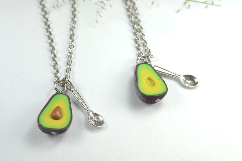 Clothes for best friends: avocado necklaces