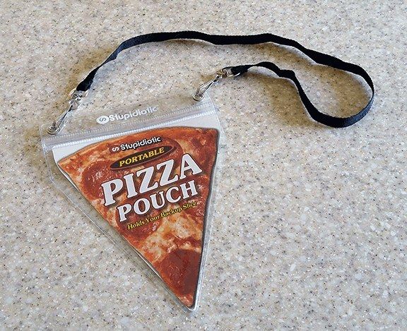 Portable pizza pouch by Stupidiotic