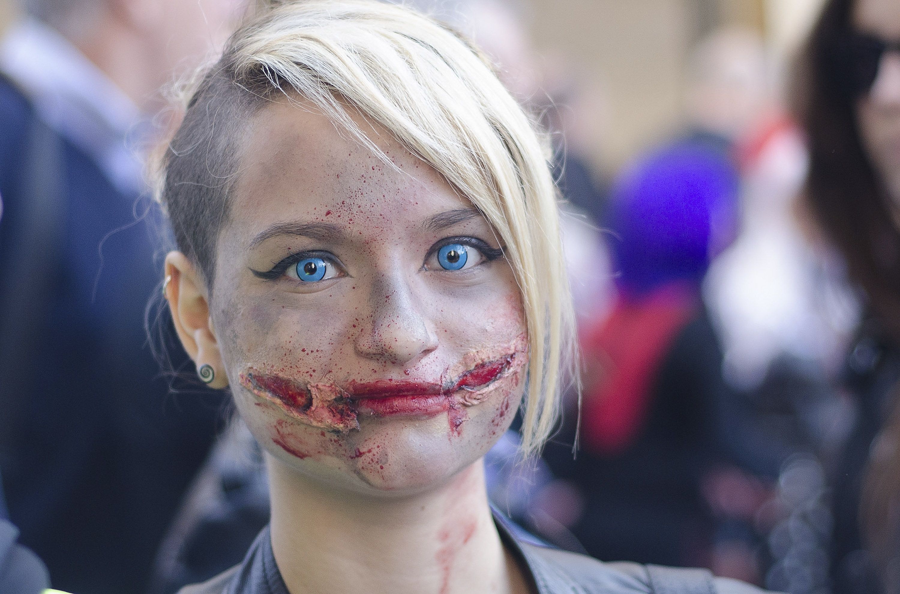 4 Gruesome Halloween Makeup Tips From Film Industry Makeup Artists
