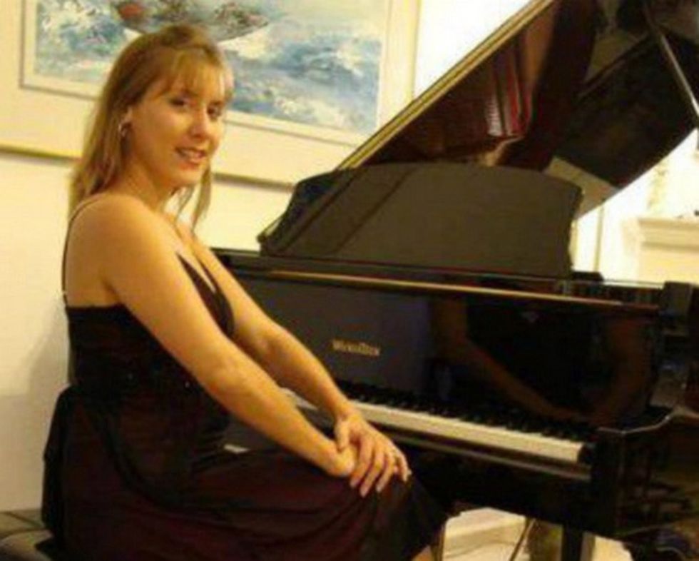 Piano teacher who sells breast feeding video