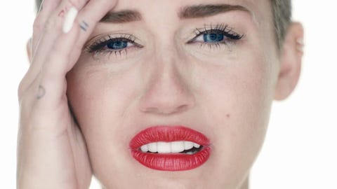 20 absolutely terrible struggles of being born in 1992