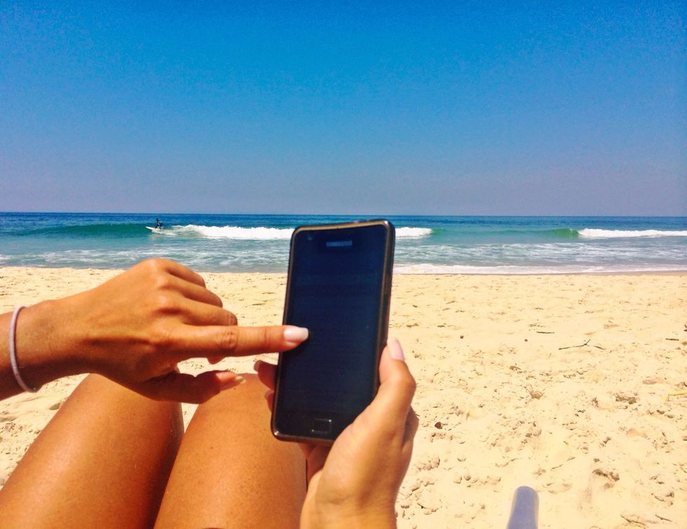 data-roaming-charges-are-gonna-be-scrapped-and-your-holiday-insta