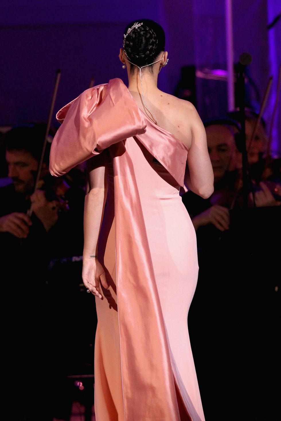 Katy Perry's pink bow dress from behind