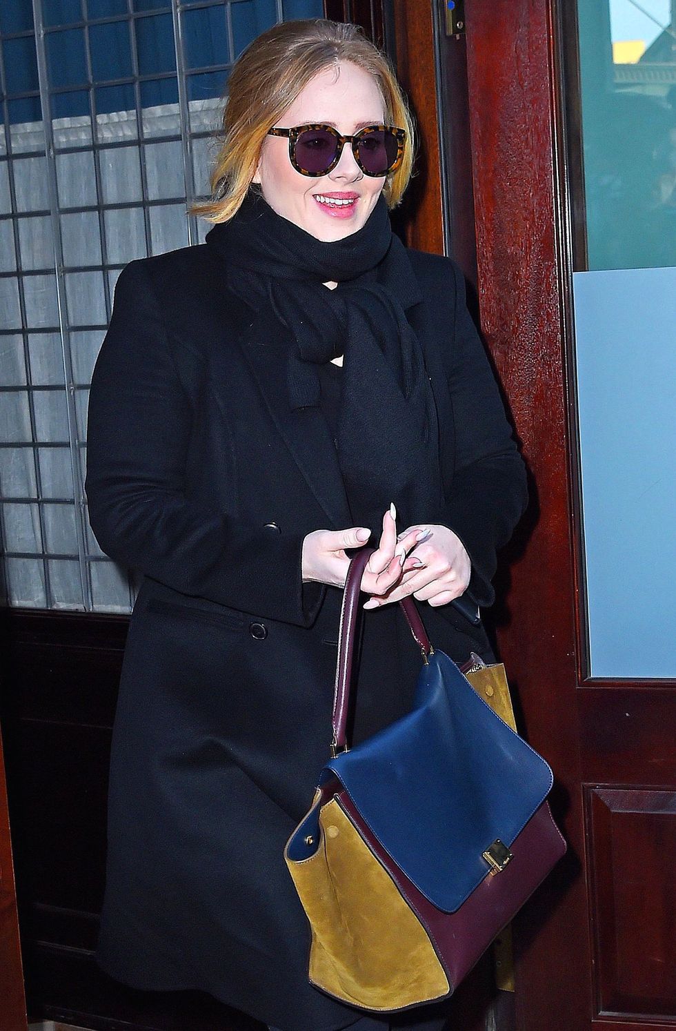 Adele gives us a lesson in looking utterly chic off duty