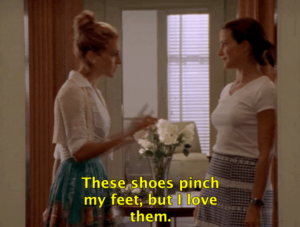 Carrie Bradshaw shoes pinch gif