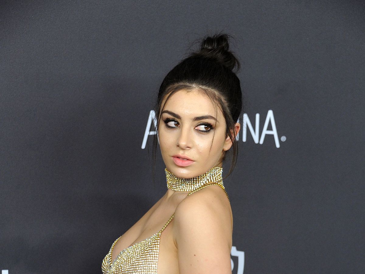 1200px x 900px - Golden Globe Awards 2016: Charli XCX and Whitney Port compete for most naked  outfit