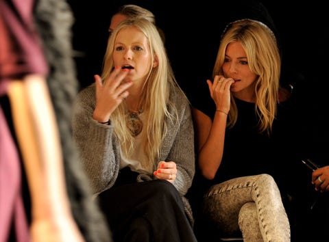 17 things you should know before dating a girl who bites her nails 17 things you should know before dating a girl who bites her nails