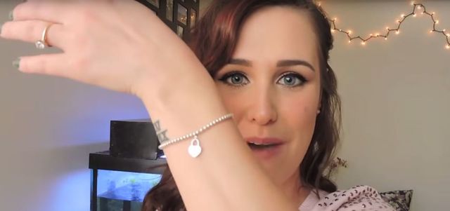 This simple trick for putting on a clasp bracelet by yourself is GENIUS