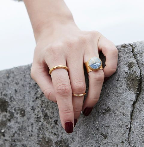 Finger, Jewellery, Fashion accessory, Ring, Nail, Thumb, Rock, Body jewelry, Metal, Photography, 