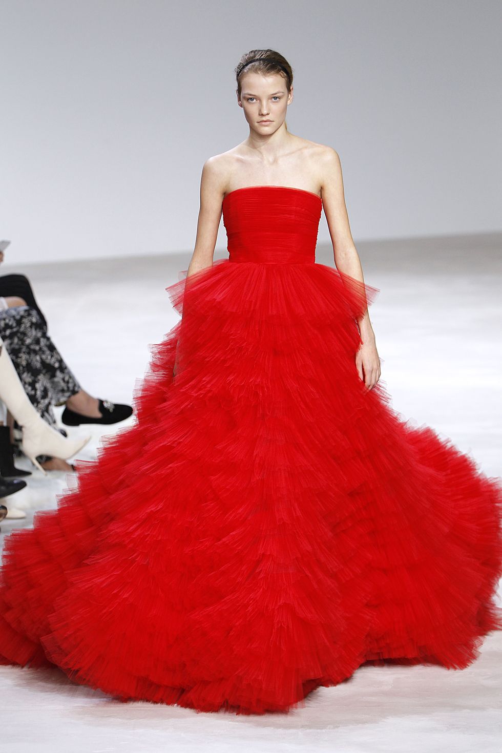 Shoulder, Dress, Textile, Red, Formal wear, Style, Fashion model, Gown, One-piece garment, Waist, 