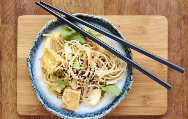 Chopsticks hack noodles