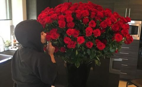 Blac Chyna with roses Rob Kardashian gave her for Valentine's Day