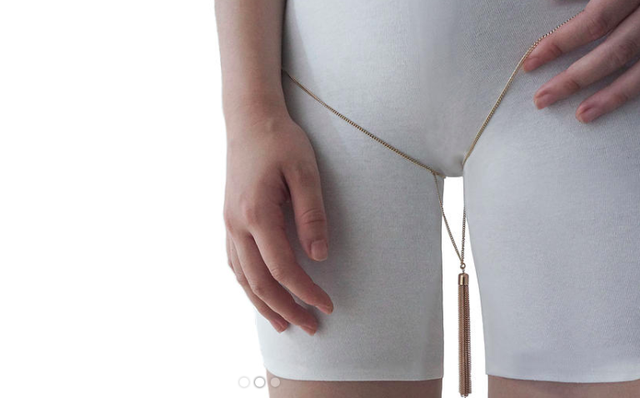 Thigh gap jewellery exists in the world