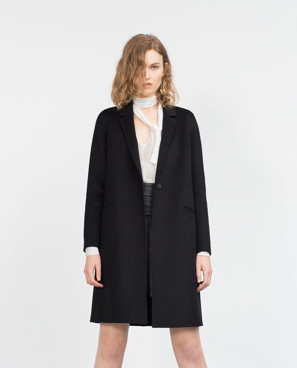 Collar, Sleeve, Shoulder, Standing, Joint, Outerwear, Coat, Style, Formal wear, Knee, 