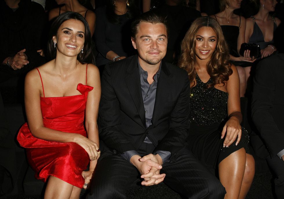 <p>Leonardo DiCaprio keeps his cool alongside Beyoncé and Penelope Cruz at Giorgio Armani Priv<strong></strong>é<span class="redactor-invisible-space">'s L.A. fashion show.</span></p>