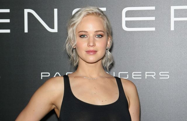 Jennifer Lawrence has new silvery white hair