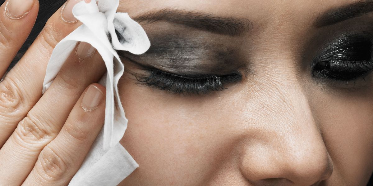 The Proper Way To Cleanse Your Face Using Face Wipes