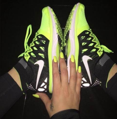 Khloe Kardashians Game Changing Nail Hack