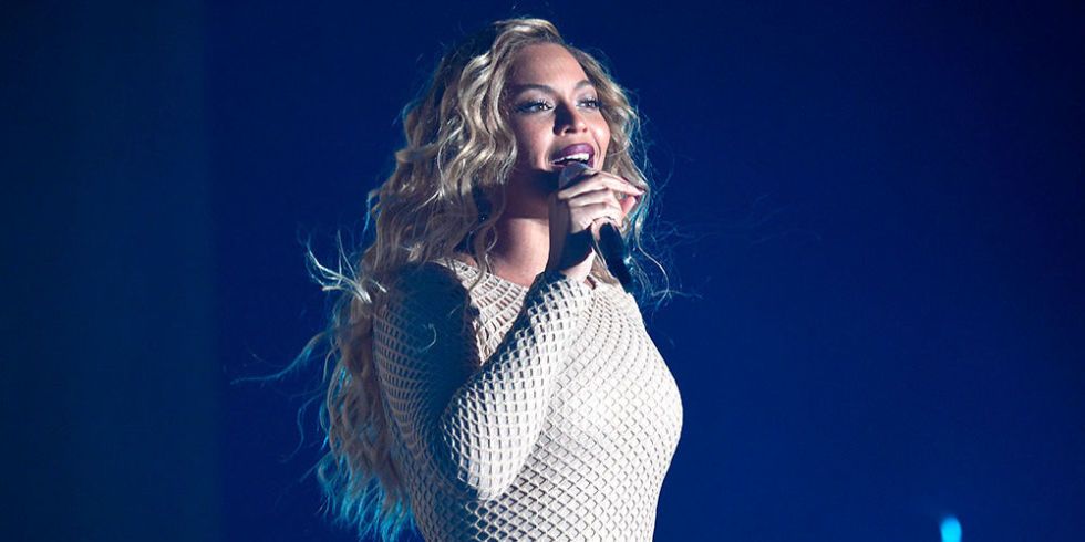 Beyonce dedicates Halo to her 