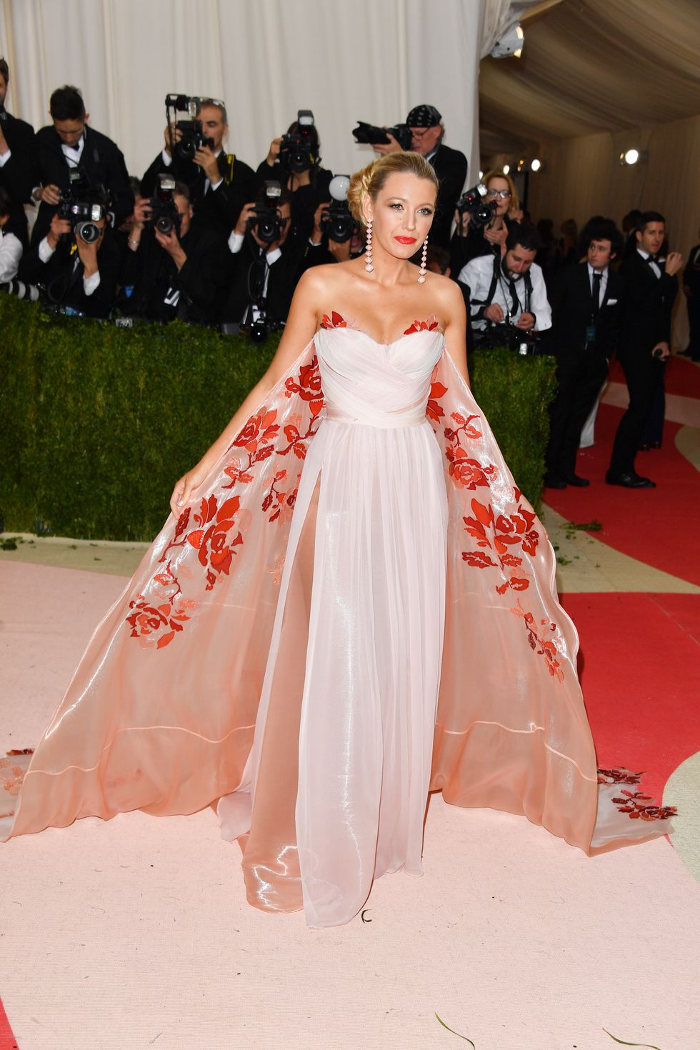Blake Lively wore a beautiful cape dress to the 2016 Met Gala