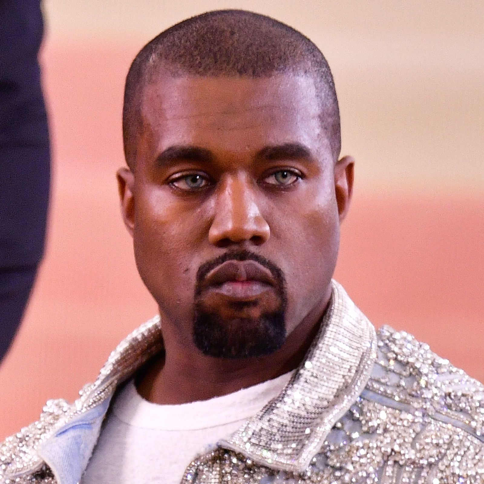 kanye west ３枚 Has Zara copied Kanye West's 'Yeezy Season 3' in their new