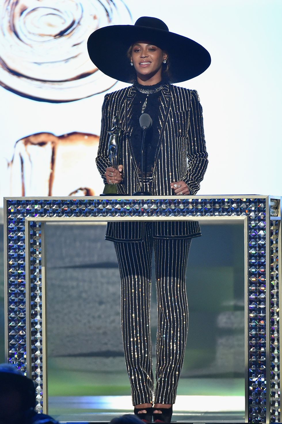 Beyonce wins 2016 CFDA Fashion Icon Award
