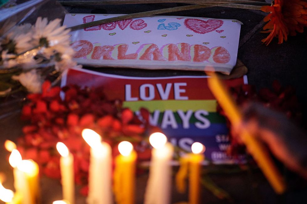 22 incredible pictures of the world showing support for the LGBT community following the Orlando shooting