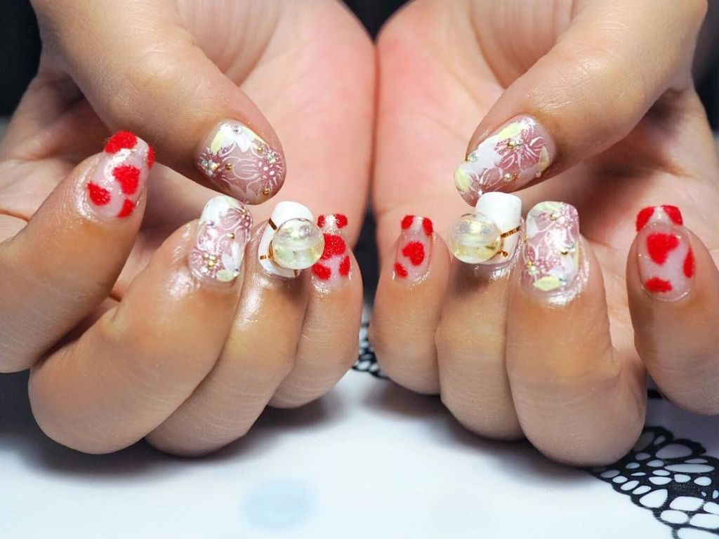 19 Of The Weirdest Nail Art Trends Ever! | Nail art, Crystal nails, Edge  nails