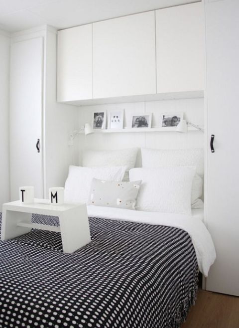 Bed, Room, Interior design, Property, Textile, Bedding, Floor, Wall, Bedroom, Bed sheet, 